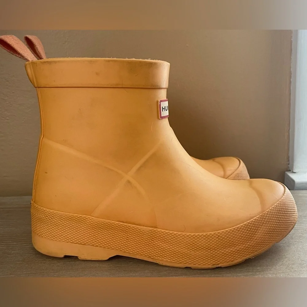Hunter Kids Unisex Waterproof Play Boot Orange; Size 12